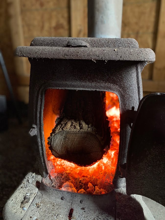3 Easy Ways To Tell If Your Wood Stove Is Leaking • Outdoors Mecca